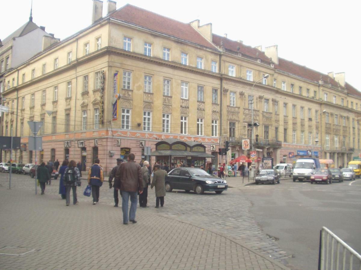 Two Bedrooms Apartment With Two Bathrooms Lviv Kültér fotó