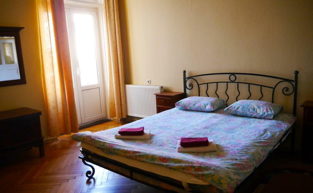 Two Bedrooms Apartment With Two Bathrooms Lviv Kültér fotó