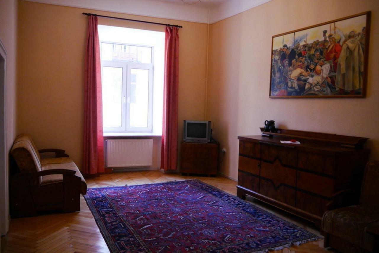 Two Bedrooms Apartment With Two Bathrooms Lviv Kültér fotó