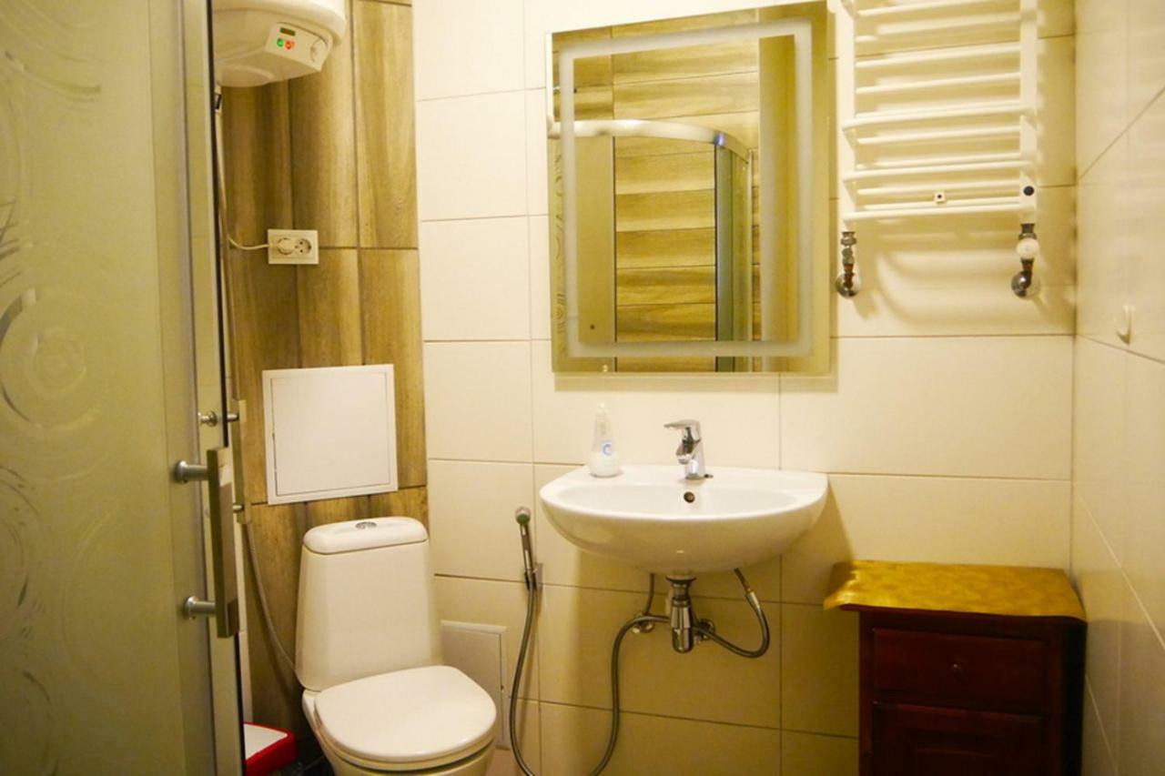 Two Bedrooms Apartment With Two Bathrooms Lviv Kültér fotó